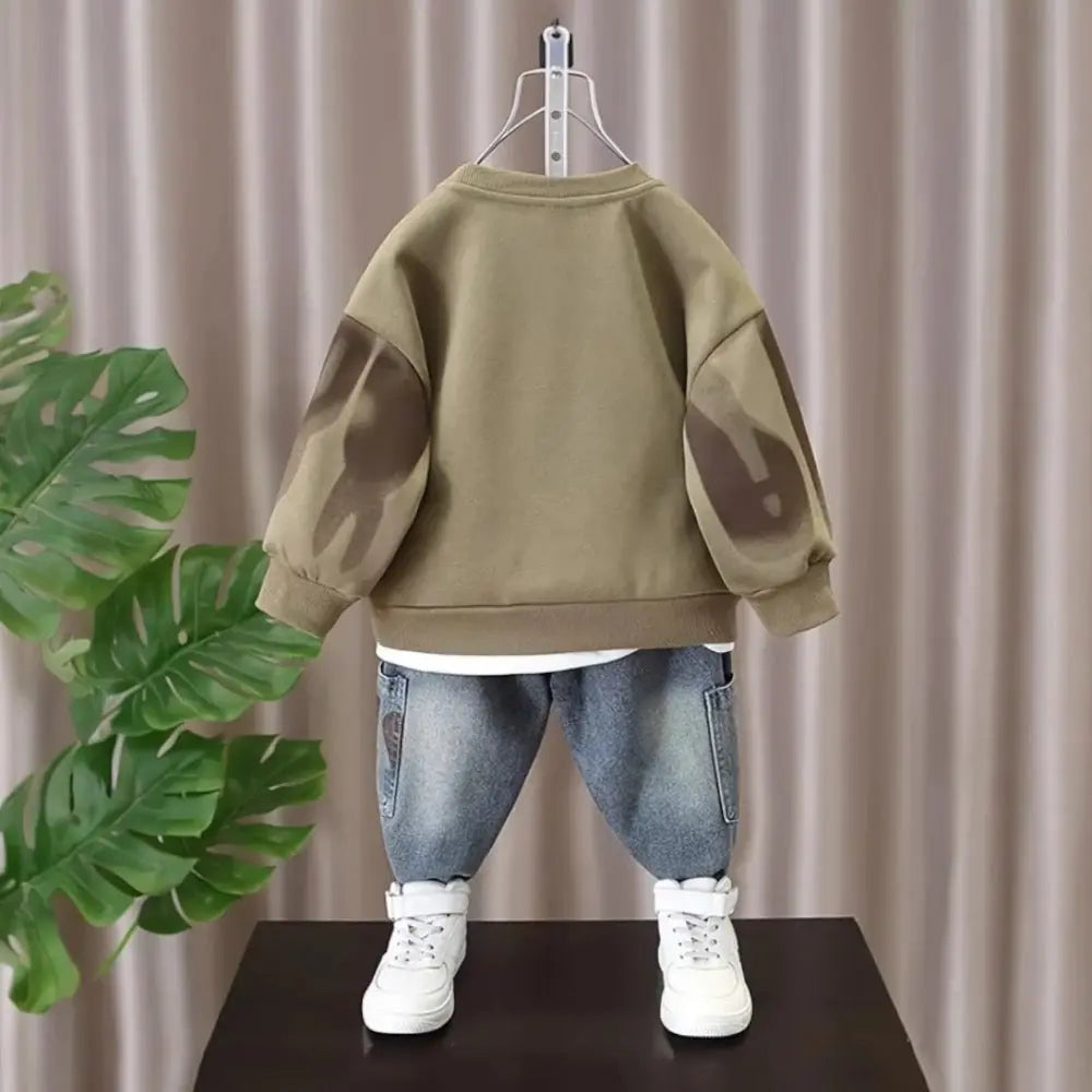 Boys Printed Sweatshirt And Jeans 2 Pcs Set