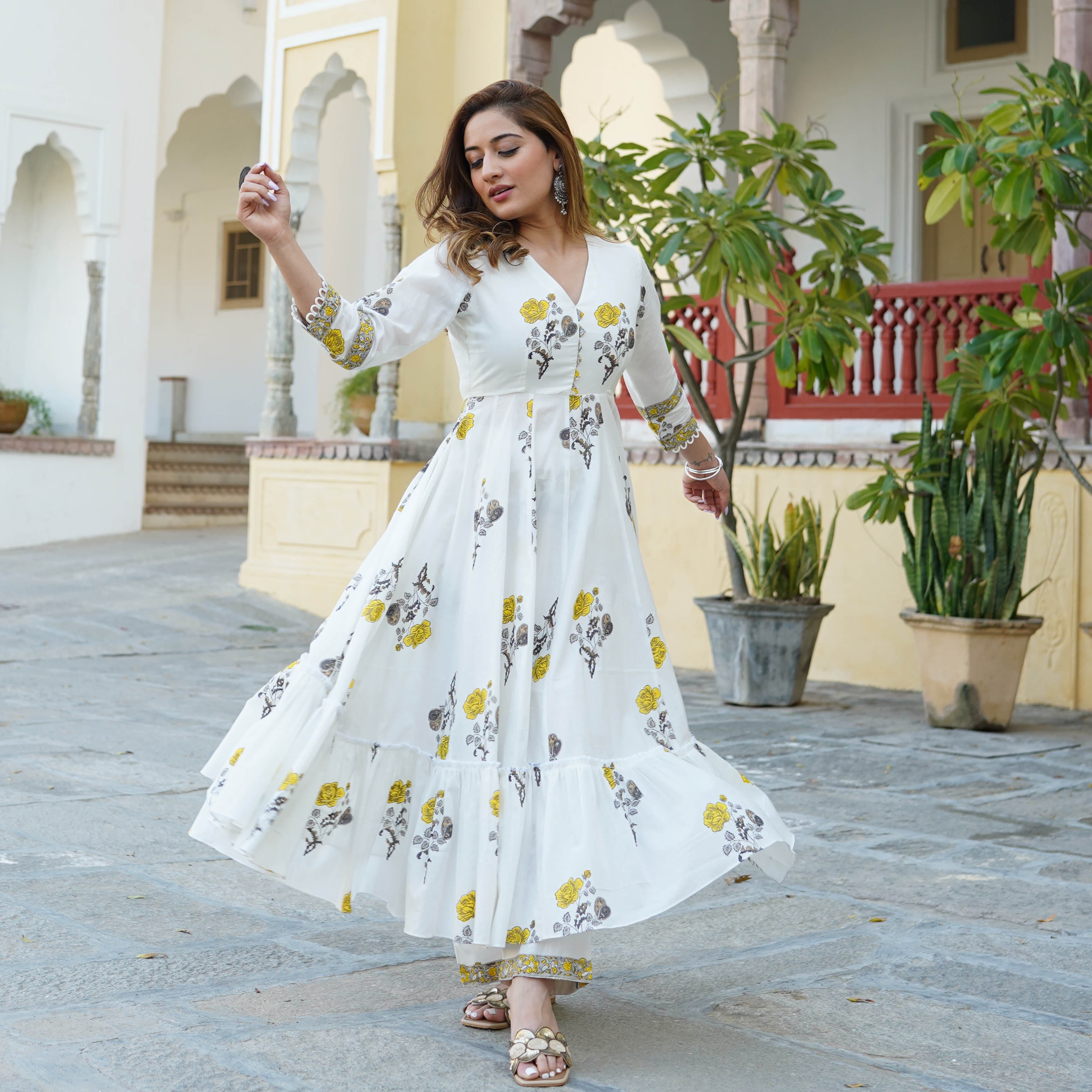 Single Flower Butta Kurta Set